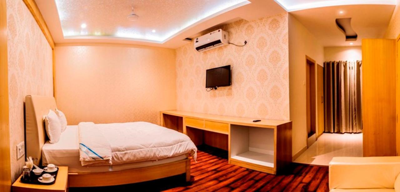 Hotel Yash Inn Mirzāpur Eksteriør bilde