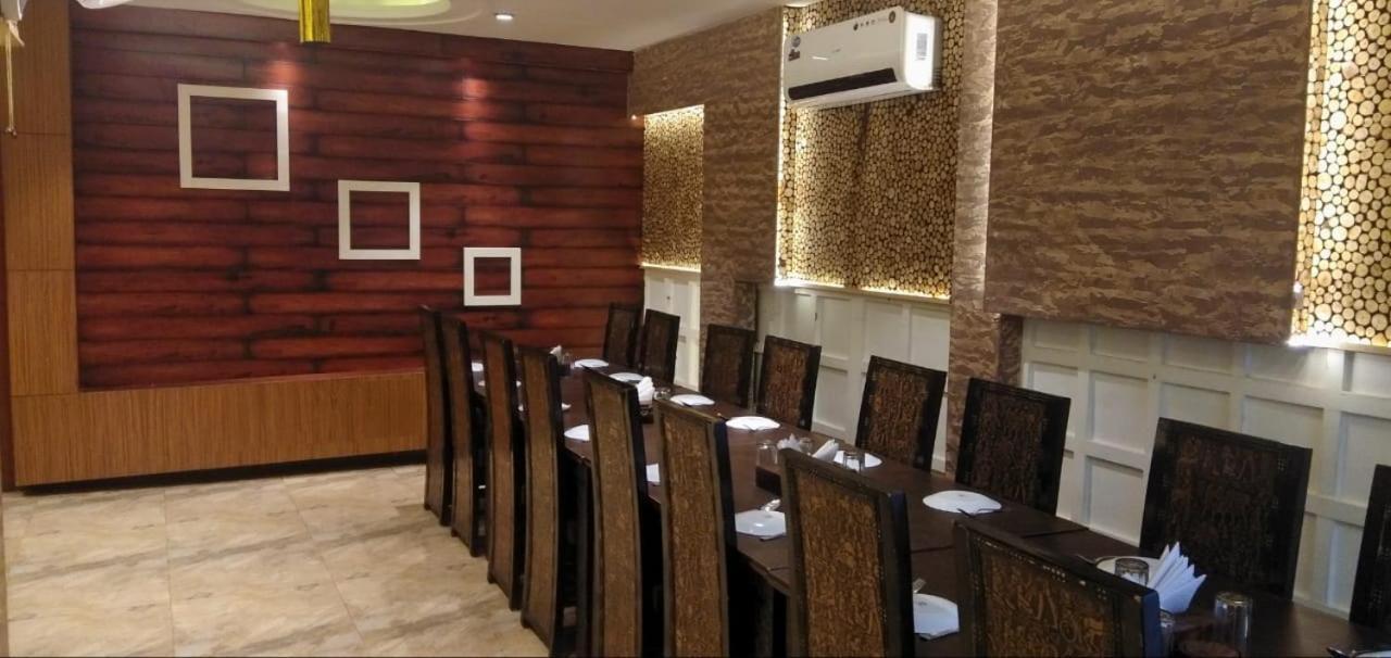 Hotel Yash Inn Mirzāpur Eksteriør bilde